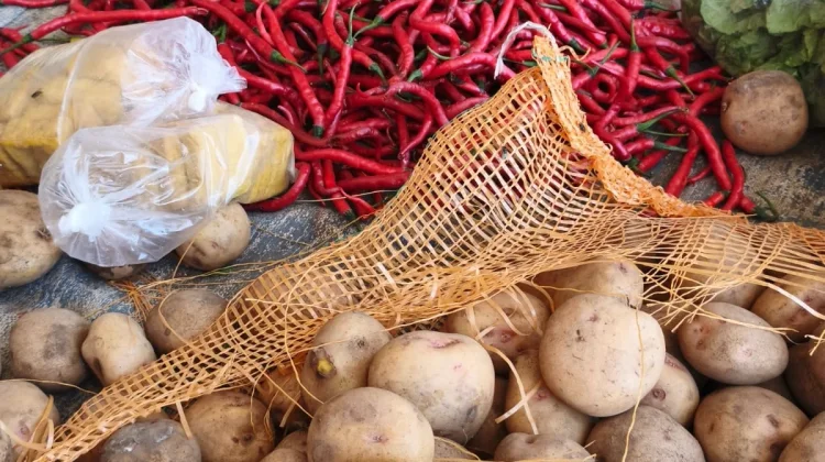 H+1 Idul Adha: Banyak Lapak Tutup, Harga Sayur di Pasar Tugu Tetap Stabil