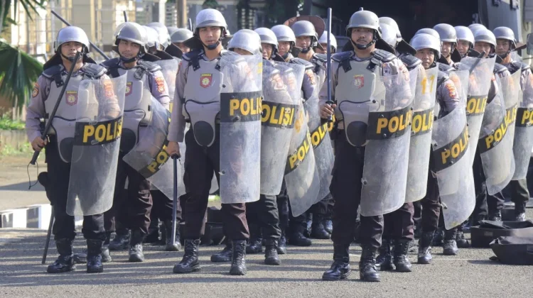 Tingkatkan Kesiapsiagaan, Personel Polres Metro Rutin Latihan Dalmas