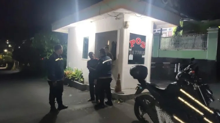 Tekan Aksi Kriminalitas Polisi Gelar Patroli Malam di Tanjungkarang Barat