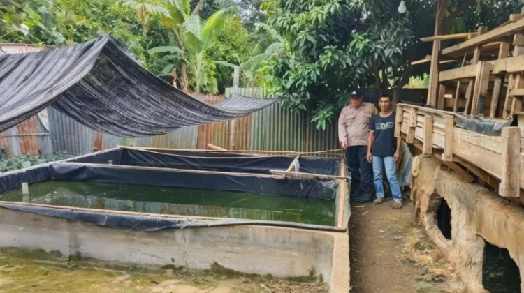 Bhabinkamtibmas Polsek Gedong Tataan Monitoring Peternakan dan Perikanan Warga