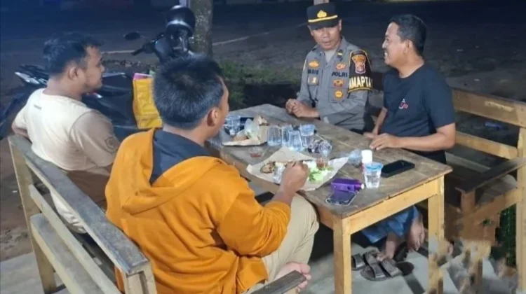 Polres Mesuji Melaksanakan Patroli Dialogis di Jalan Lintas Timur Desa Jaya Sakti