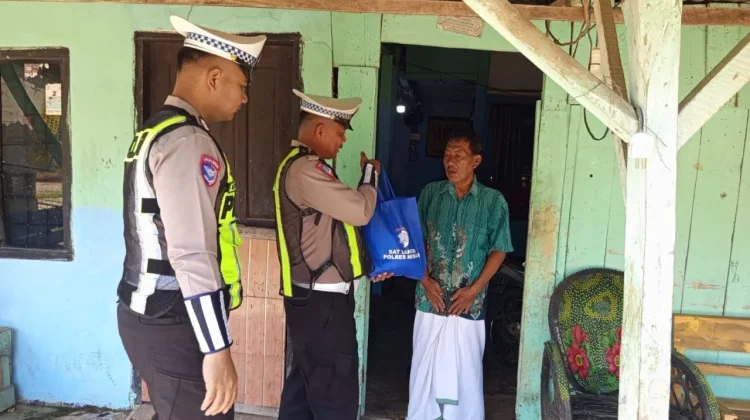Satuan Lalu Lintas Polres Mesuji Bersedekah Presisi