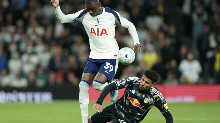 Kolo Muani Buka Peluang Kembali ke Juventus Musim Depan