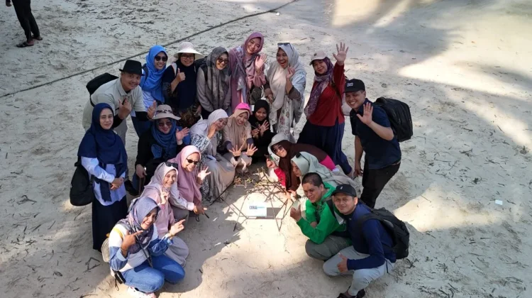 Transplantasi Karang Perkuat Kelestarian Wisata Bahari Pahawang