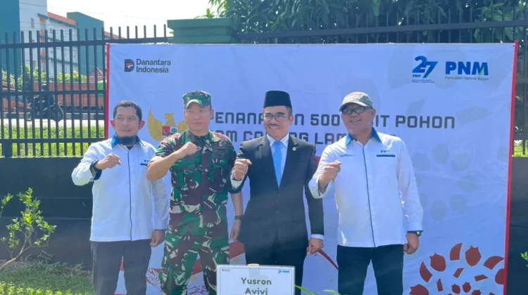 PNM Hadirkan Manfaat Melalui Penyaluran Pakaian, Buku, dan 29.000 Pohon