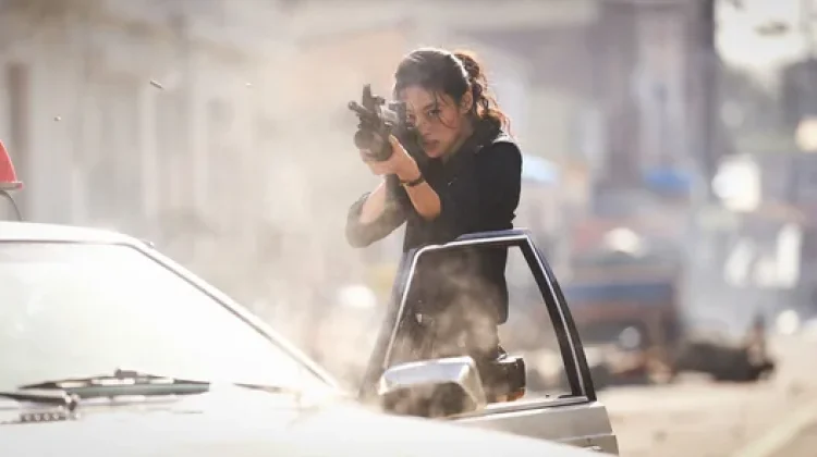 Jung Ho Yeon Pamer Aksi Kejar-kejaran dan Tembak-menembak dalam Film Baru 'Hope'