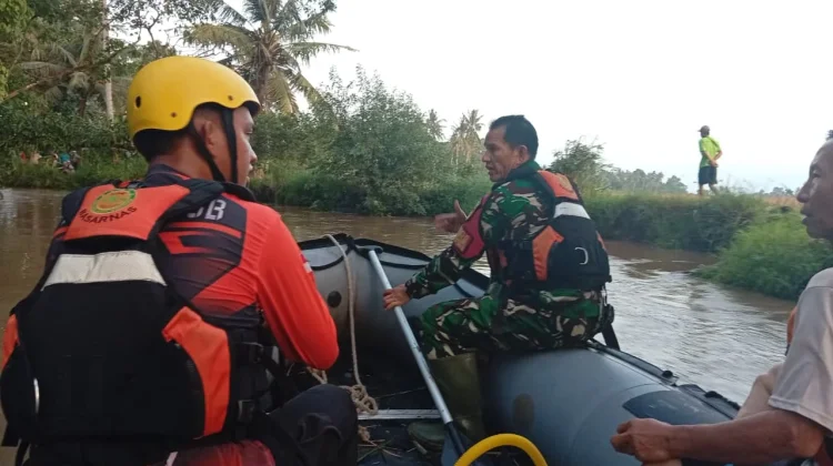 Balita Terseret Arus Sungai Way Pisang, Tim SAR Lakukan Pencarian