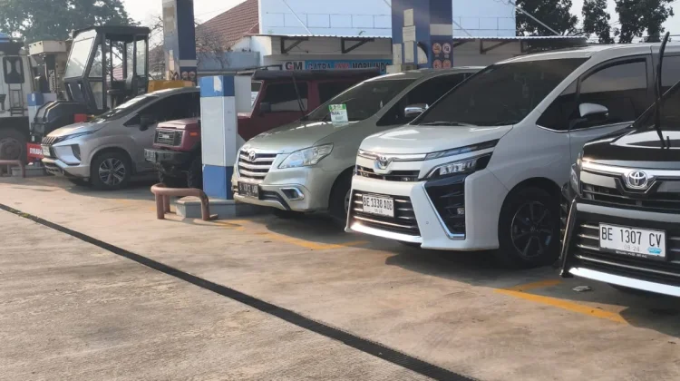 Digempur Tren Mobil Listrik, Pasar Mobil Bekas Tetap Bertahan