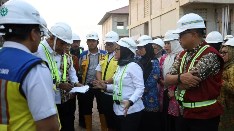 Wamensos Tinjau Pembangunan Sekolah Rakyat di Lampung Timur