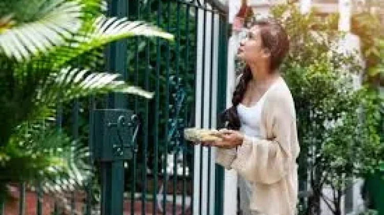 Mengapa Kita Semakin Jarang Mengobrol dengan Tetangga?