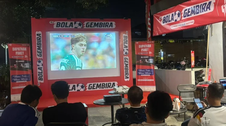Serentak di 4 Kota, Telkomsel Hadirkan Nonton Bareng Bola Gembira MAXStream TV