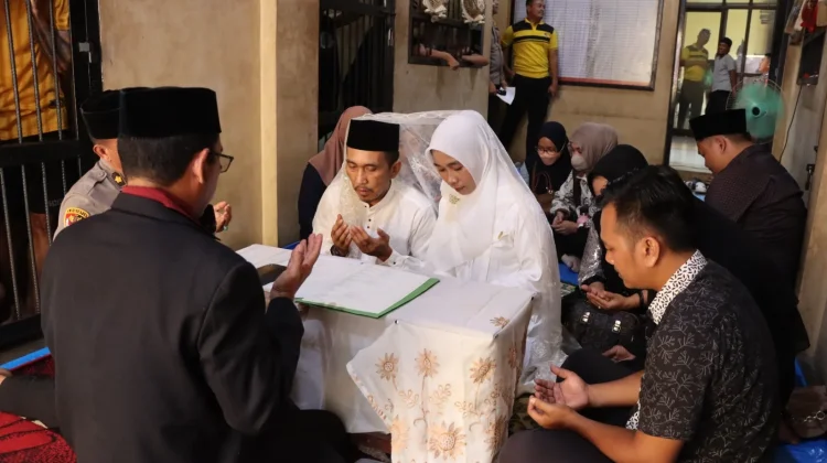 Seminggu sebelum Menikah Ditangkap Kasus Narkoba, Aris Akhirnya Akad di Rutan