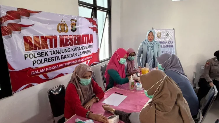 Polsek Tanjung Karang Barat Gelar Bakti Kesehatan Gratis