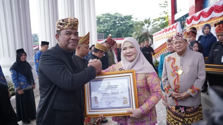 HUT Kota Bandar Lampung Ke-344, Kapolresta Terima Penghargaan dari Walikota