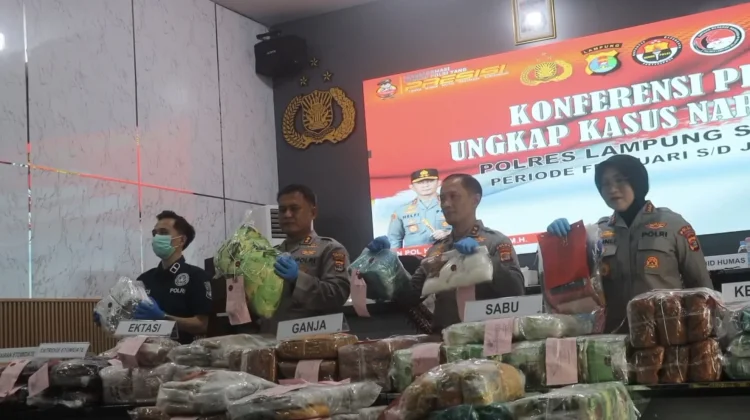 Polda Lampung Ungkap 17 Kasus Narkotika Senilai Rp235 Miliar, Amankan 24 Tersangka