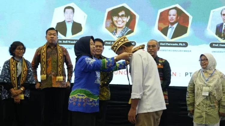 Seminar World Bee Day 2026 Bahas Konservasi dan Produktivitas Sawit