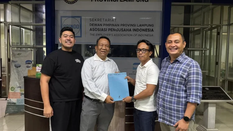 Giliran Bernard Dari Nestle Ambil Berkas Pencalonan Ketua Apindo