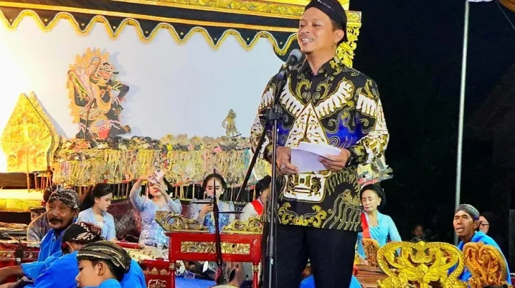 Wayang Kulit dan Bersih Desa Jadi Perekat Kebersamaan Warga