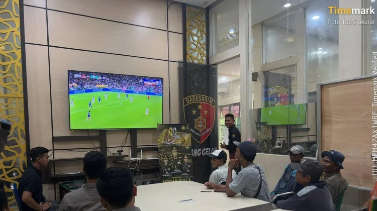 Nobar Piala Dunia Jadi Ruang Dialog Polisi Warga