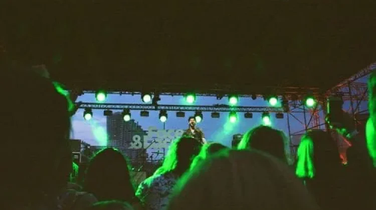 Demam Konser "Silent Disco" di Ruang Terbuka Hijau Kota