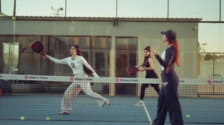 Maraknya Tren Olahraga "Padel Tenis": Kombinasi Dinamis yang Pikat Atensi Remaja