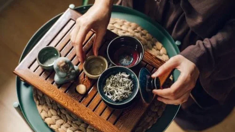 Kebangkitan "K-Wellness": Tren Meditasi dan Teh Herbal Tradisional ala Remaja
