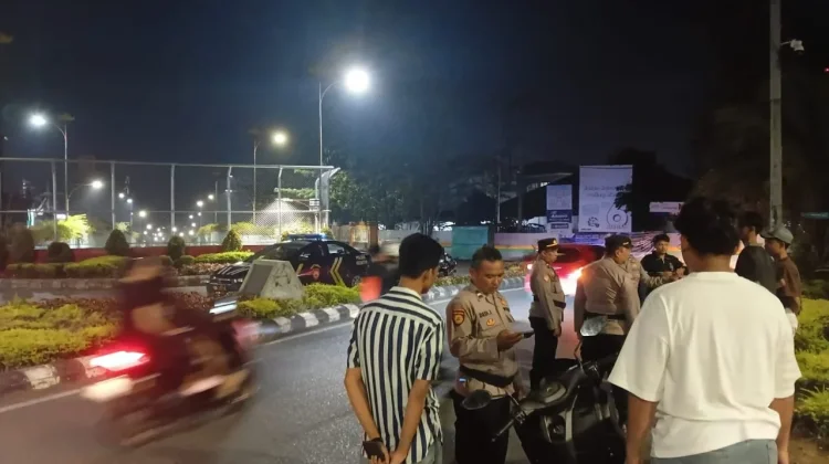 Polsek Labuhan Ratu Bubarkan Remaja yang Nongkrong hingga Larut Malam