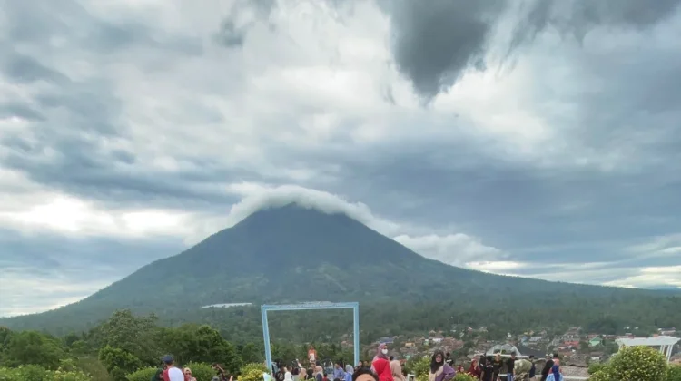 Bukit Idaman Gisting, Destinasi Wisata dengan Panorama Gunung Tanggamus