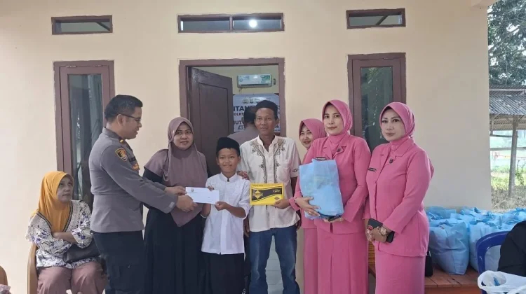 Polres Lampung Selatan Gelar Sunat Massal dan Donor Darah