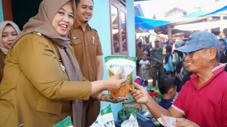 Warga Pringsewu Berharap Operasi Pasar Rutin Digelar