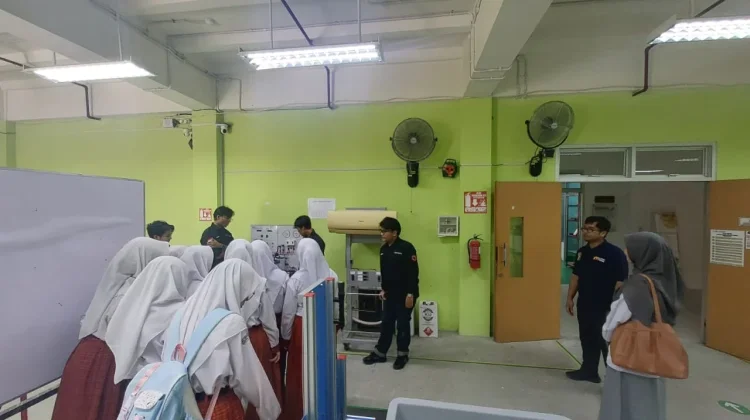 ITERA Kenalkan Teknologi Laboratorium Teknik Mesin kepada Ratusan Siswa SMA