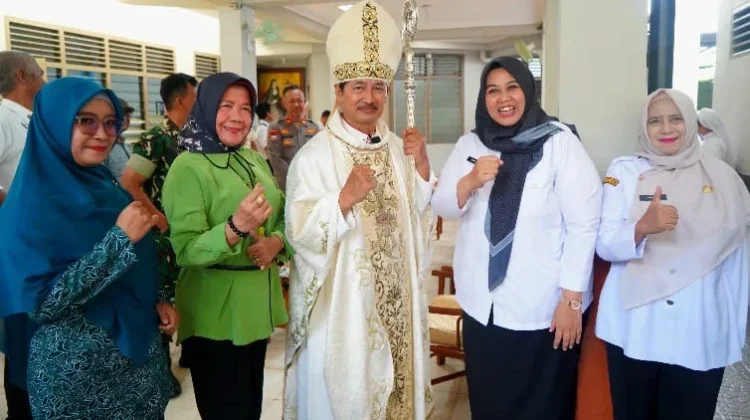 Wabup Pringsewu Ajak Umat Katolik Perkuat Kerukunan dan Kebersamaan