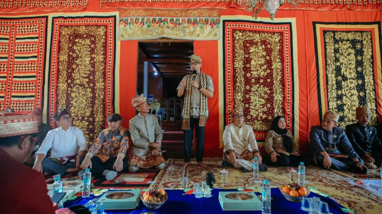 Gubernur Tinjau Desa Wisata Budaya Marga Teluk