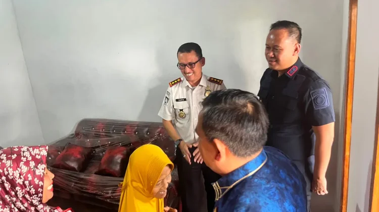 Karutan Bandar Lampung Hadiri Penyerahan Program Bedah Rumah Ditjenpas Lampung