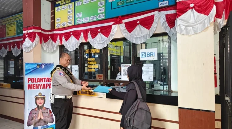 Samsat Kotabumi Berikan Pelayanan Prima serta Sosialisasi E-Signal