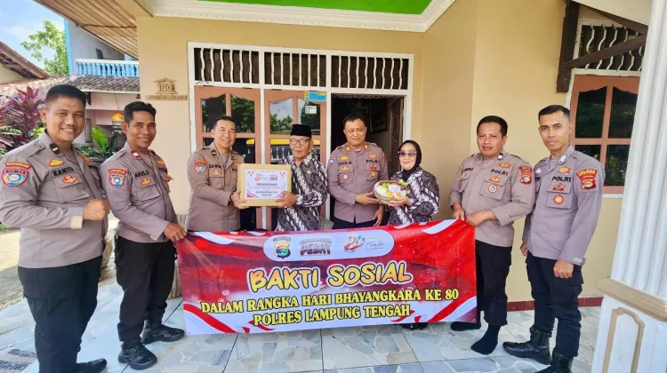 Polres Lampung Tengah Anjangsana dan Salurkan Bantuan untuk Purnawirawan