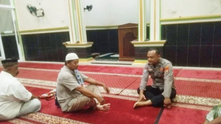 Polsek Tulang Bawang Tengah Perkuat Kamtibmas Melalui Safari Sholat Subuh