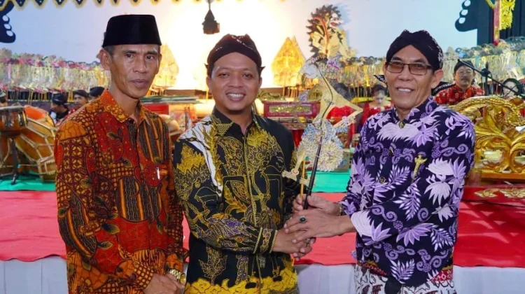 Bupati Pringsewu Ajak Warga Perkuat Persatuan saat Bersih Desa