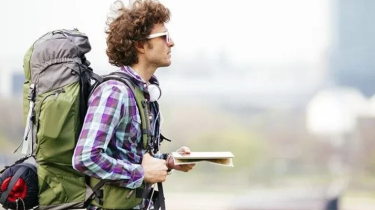 Anak Muda dan Kebiasaan Traveling Murah ala Backpacker