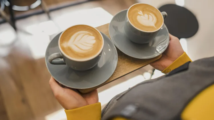 Sering Ngopi di Coffee Shop? Waspadai Asupan Gula Harian, Jangan Melewati Batas!