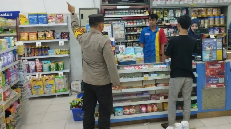 Cegah Kriminalitas, Bhabinkamtibmas Polsek Kedondong Patroli Dialogis