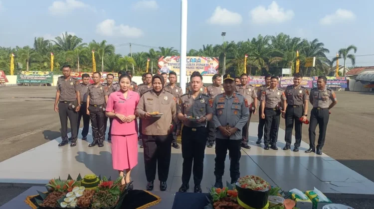 21 Personel Polres Mesuji Terima Kenaikan Pangkat Baru