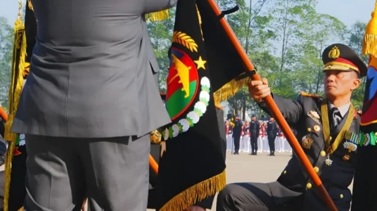 Kapolda Lampung Irjen Pol Helfi Assegaf Terima Penghargaan Nugraha Sakanti