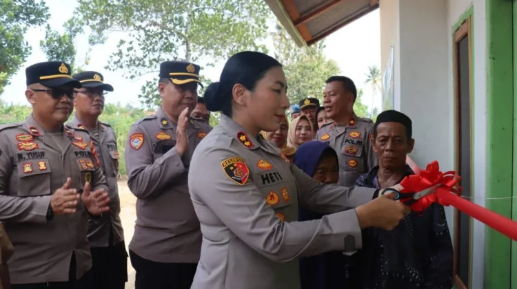Kapolres Lampung Timur Resmikan Bedah Rumah Ketiga