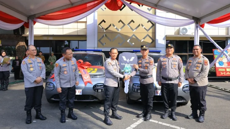 Polsek Panjang dan Polsek Bumi Waras Terima Mobil Listrik Operasional