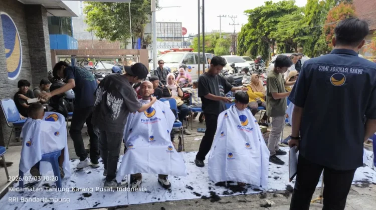 NasDem Lampung Sediakan Tukang Cukur Profesional Gratis