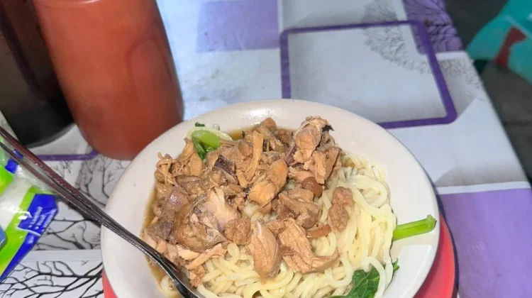 Kelezatan Mie Ayam di Sekitar Masjid Al Bakri: Sederhana tapi Bikin Nagih