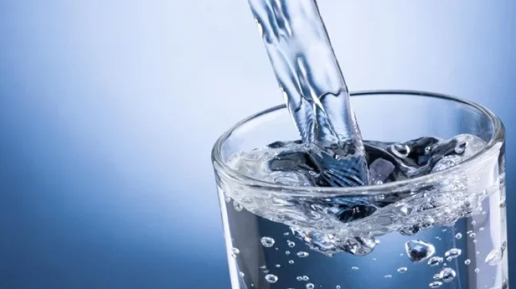 Hindari Minum Air di Jam Ini agar Tidur Lebih Berkualitas  Baca artikel CNN Indonesi