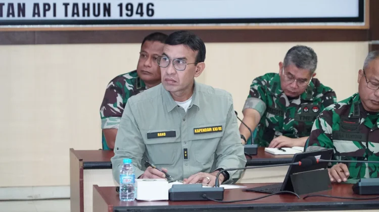 Tindak Lanjuti Instruksi Presiden, Kodam XXI/Radin Inten Gelar Gerakan Bersih Laut