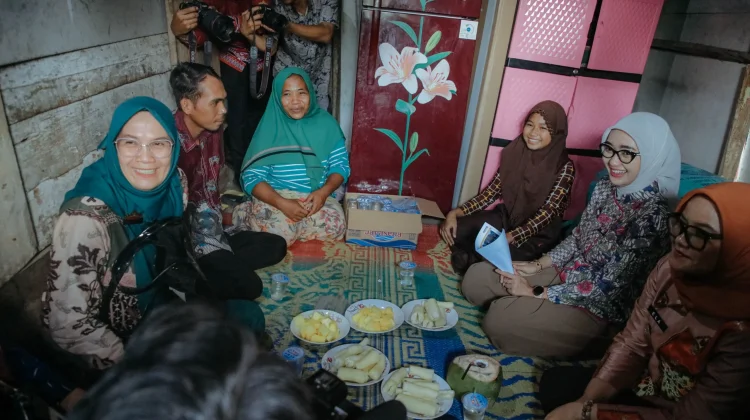 Tinjau Rumah Calon Siswa Sekolah Rakyat, Wagub Jihan Dorong Bantuan Bedah Rumah